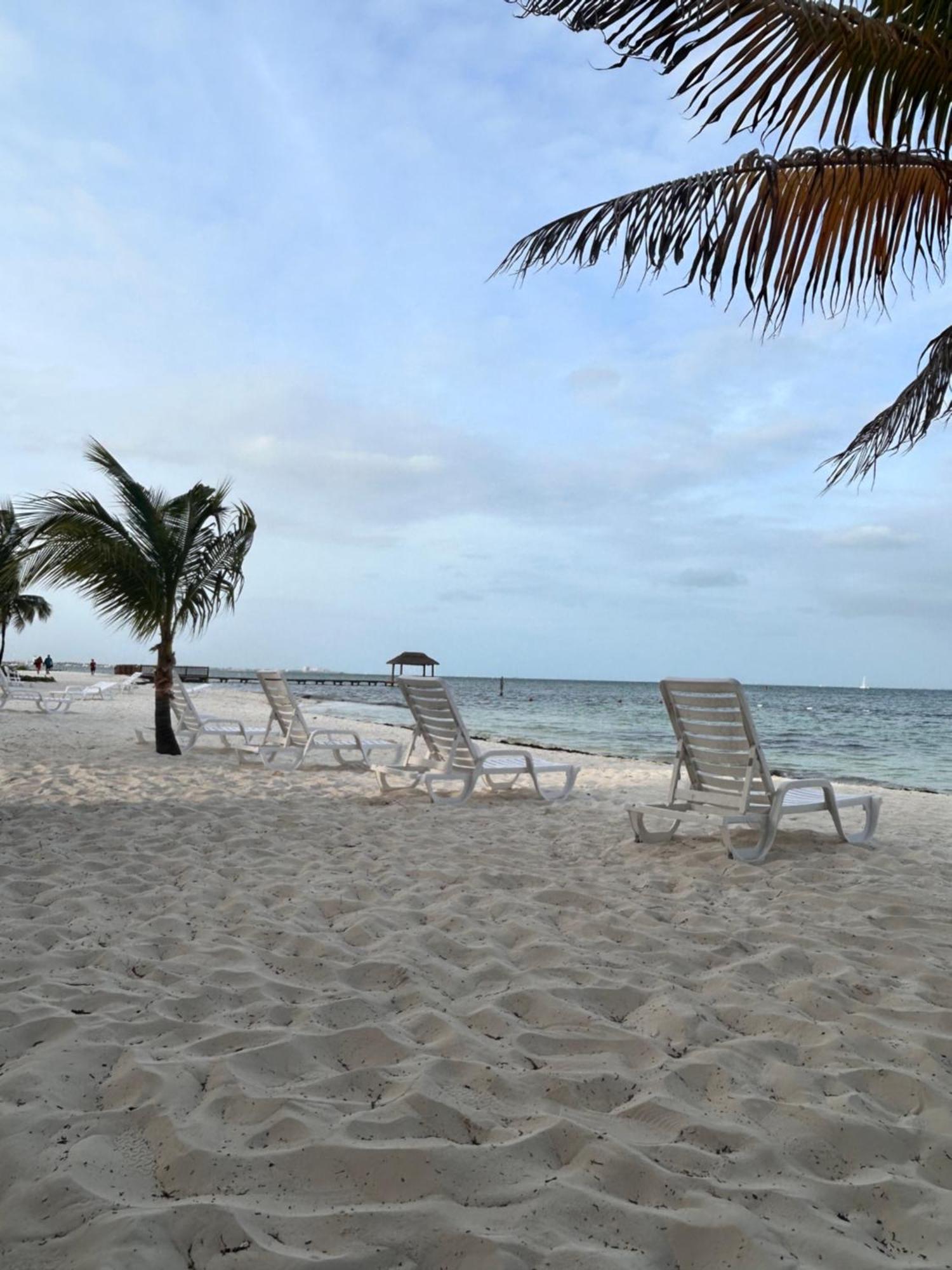 Front Private With Shared Bathroom Apartment Cancun