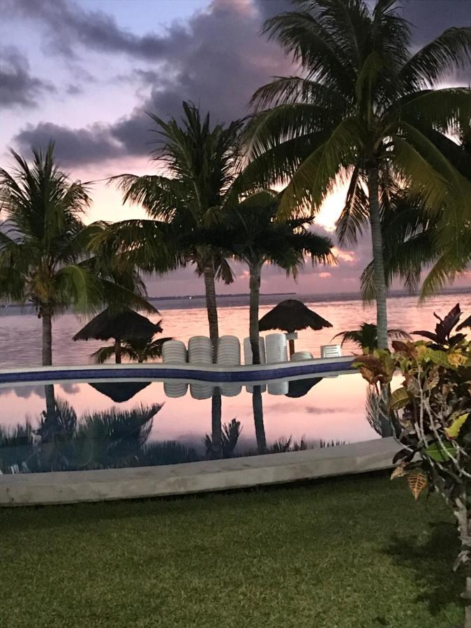 Front Private With Shared Bathroom Cancún